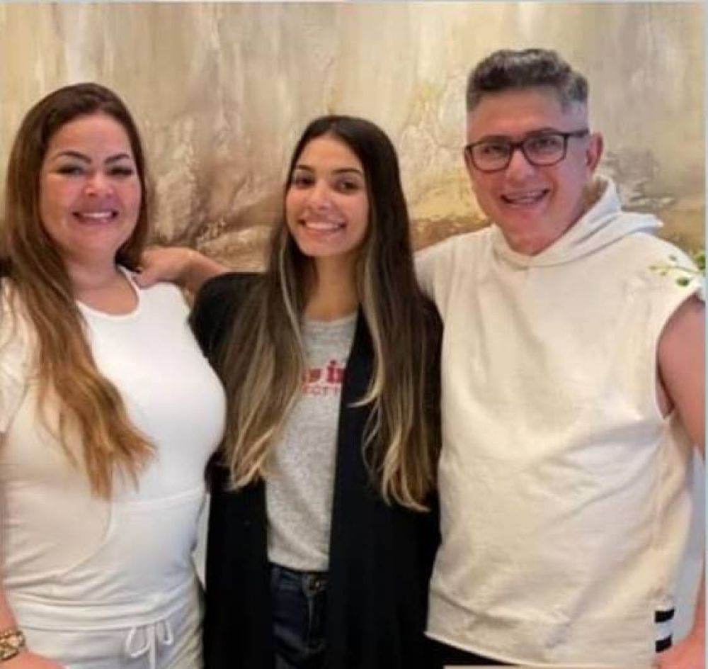 Pastores Éden Asvolinsque e Fernanda Asvolinsque e nova esposa