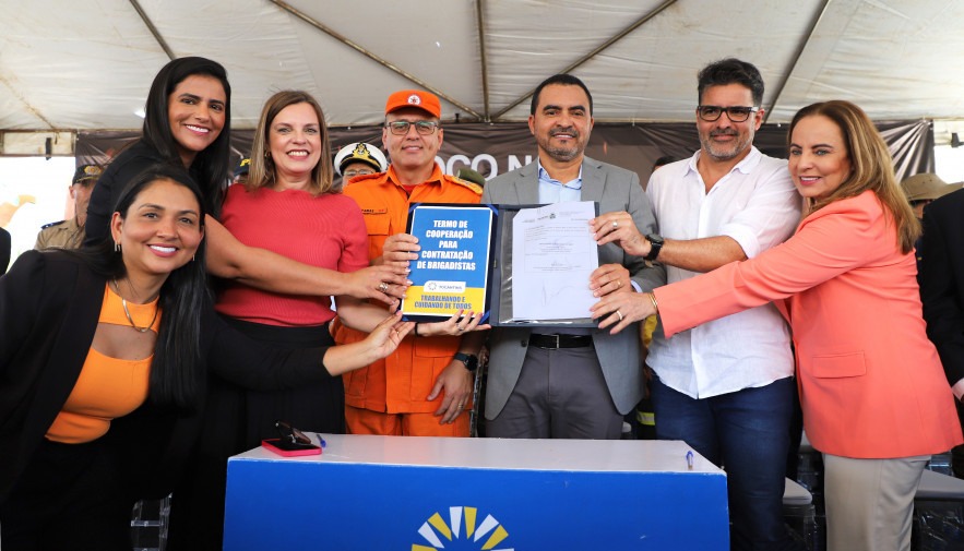 Wanderlei Barbosa assina termo para contratar brigadistas para execução do Foco no Fogo