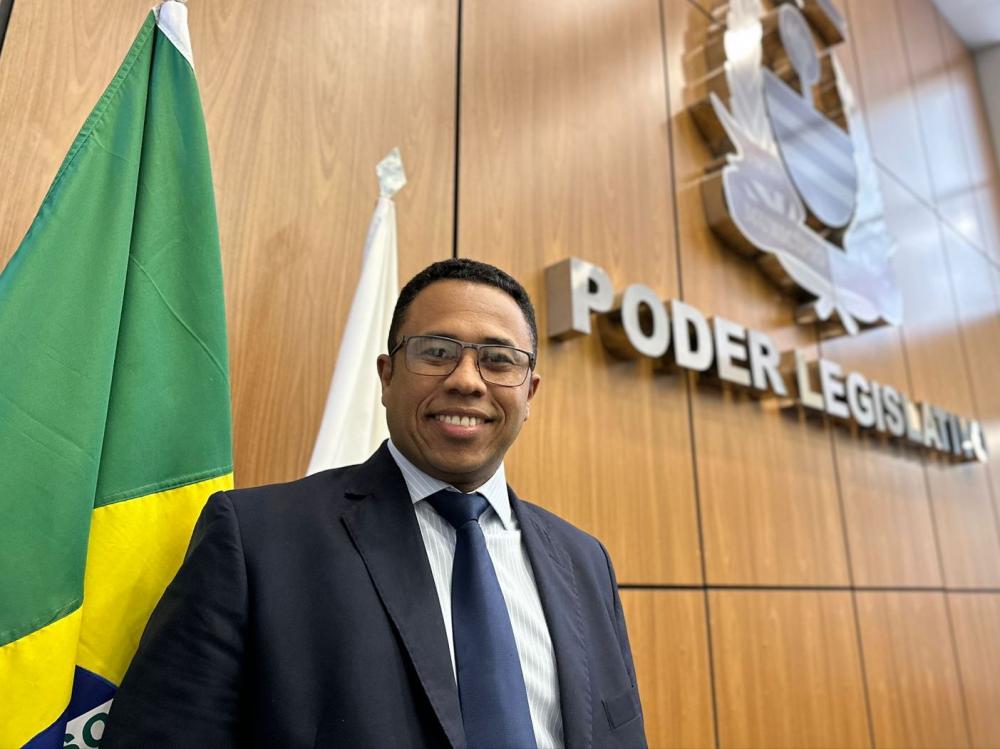 Vereador Daniel Nascimento solicita nas faturas de energia, divulgação de informações sobre violência doméstica