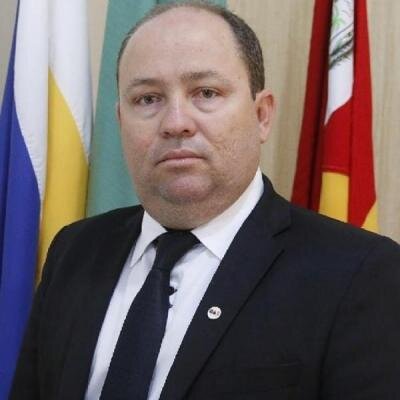 O Advogado Flávio Suarte deixa gestão da prefeita Camila Fernandes