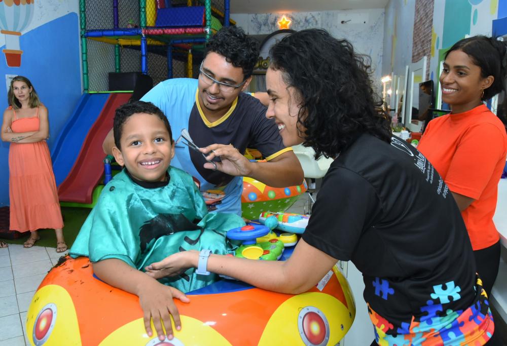 Crianças atendidas pelo Centro Estadual de Reabilitação de Palmas ganham dia especial