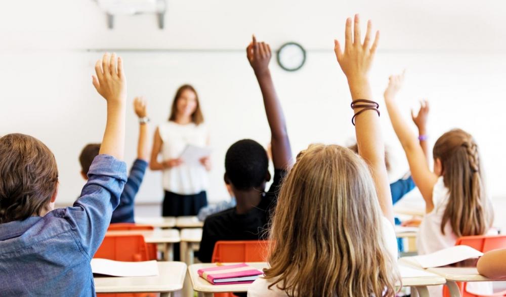 Mãe é demitida da escola por intervir na educação do filho