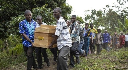 Cantar para morrer: Crianças de Uganda são atacadas de forma brutal 