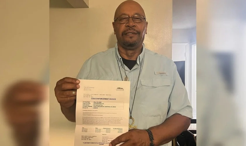 Pastor dos Estados Unidos recebe multa de 60 mil dólares por abrigar sem-tetos em sua igreja