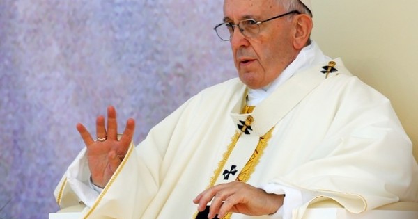 Vaticano destitui padre pró-vida alegando “blasfêmia”