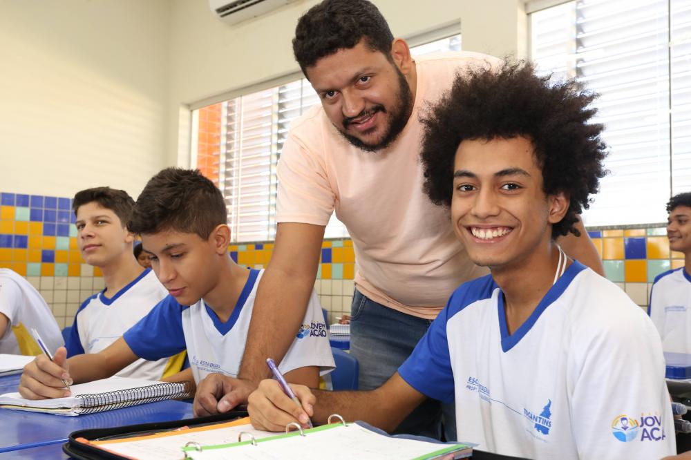 Governo do Tocantins lança Programa de Bonificação Anual de Incentivo aos Profissionais da Educação