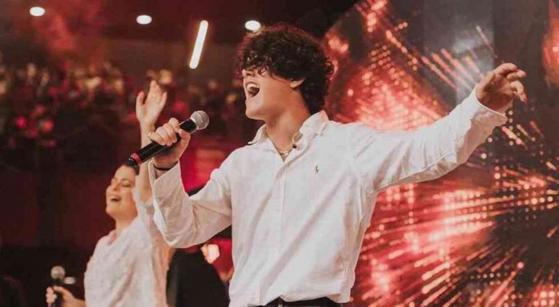 Isaque Valadão Bessa segue os passos de sua mãe na carreira musical