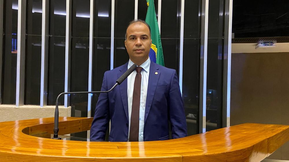 Filipe Martins participa de ação conjunta que derrubou palestra abortista promovida pela Defensoria Pública da União (DPU)