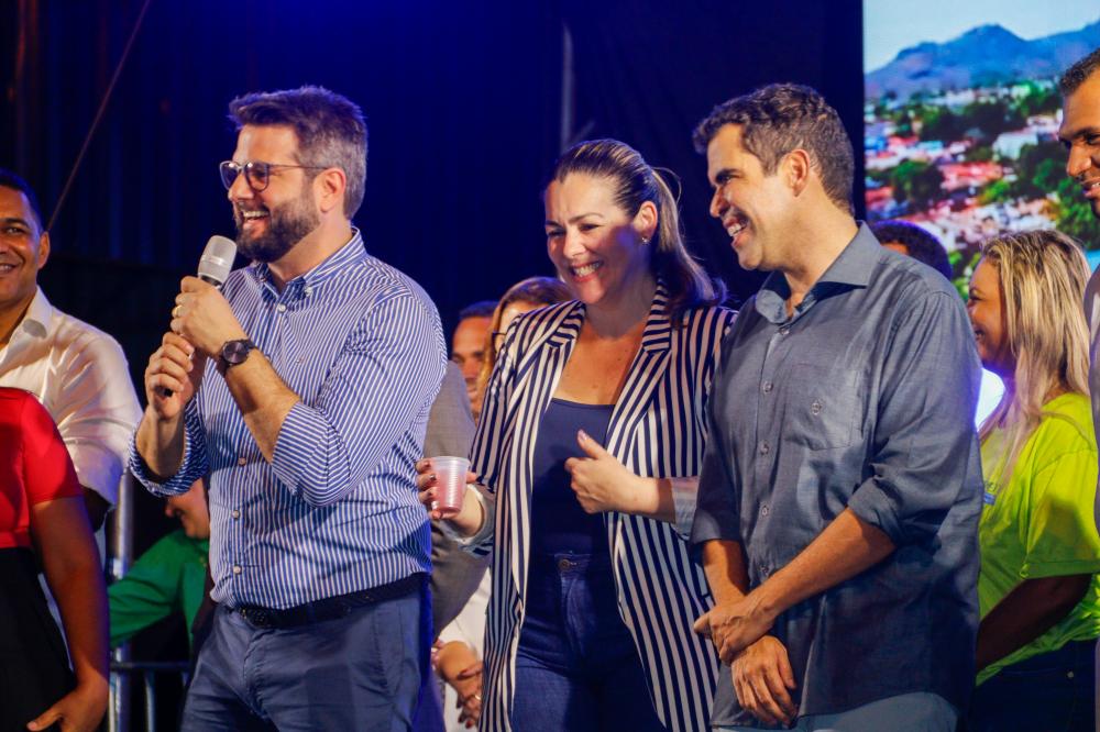 Deputado Eduardo Mantoan prestigia inauguração da Feira Maria das Dôres Brito, em Taquaralto