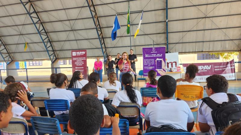 Semus promove ação de conscientização sobre violência contra mulheres e meninas na Escola Estadual Maria dos Reis 