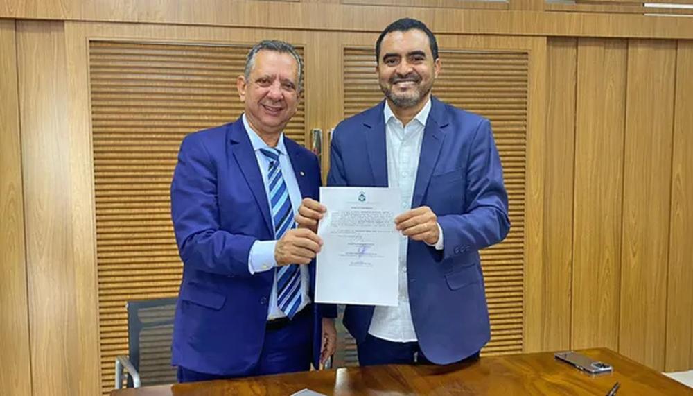 São sancionadas leis que aumentam salário do Governador e dos deputados no Tocantins