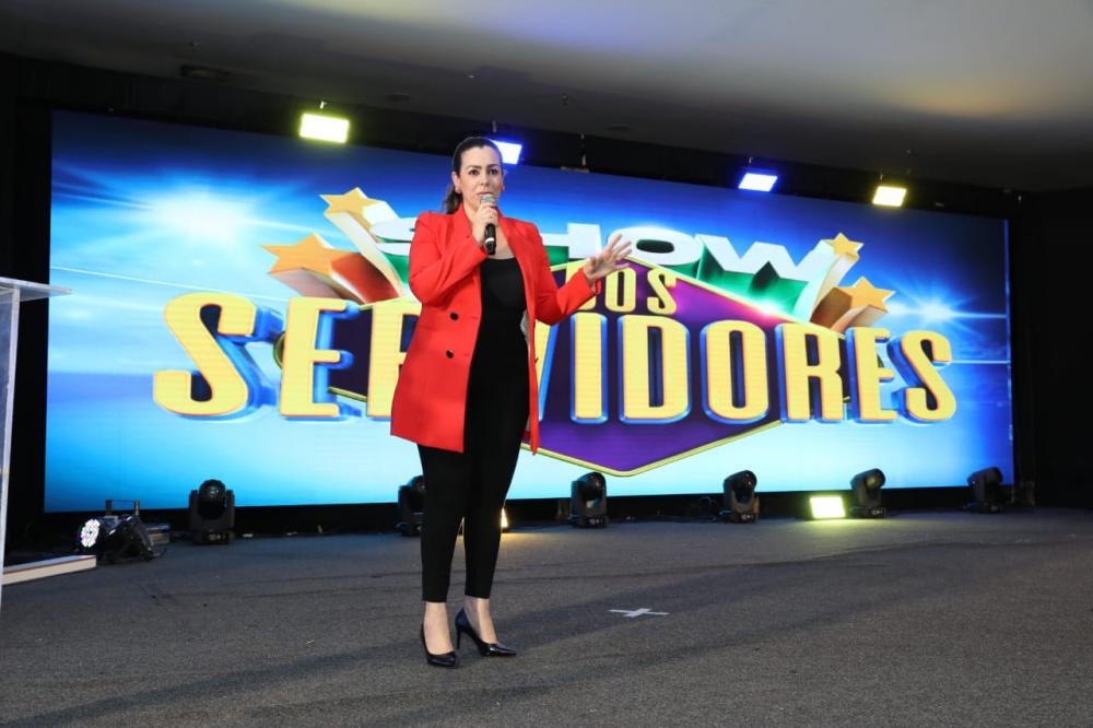 Prefeita Cinthia dobra auxílio-alimentação, faz reajuste aos comissionados e cria auxílio-saúde