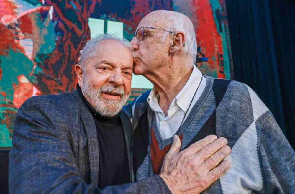 Padre do Lula participa de ato pró-Palestina e condena Israel: “Governo assassino”