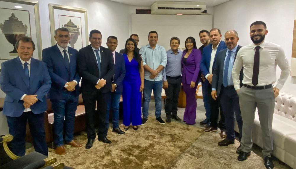 Secretário da Governadoria, Osires Damaso, reúne-se com deputados na busca de estreitar relacionamento entre poderes