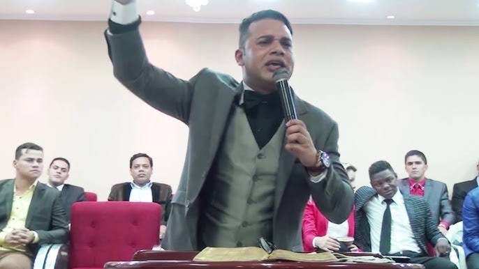 Youtuber Wellington Mattos desmascara pastor Kairos Júnior, acusado de envolvimento com várias mulheres e cometer crimes