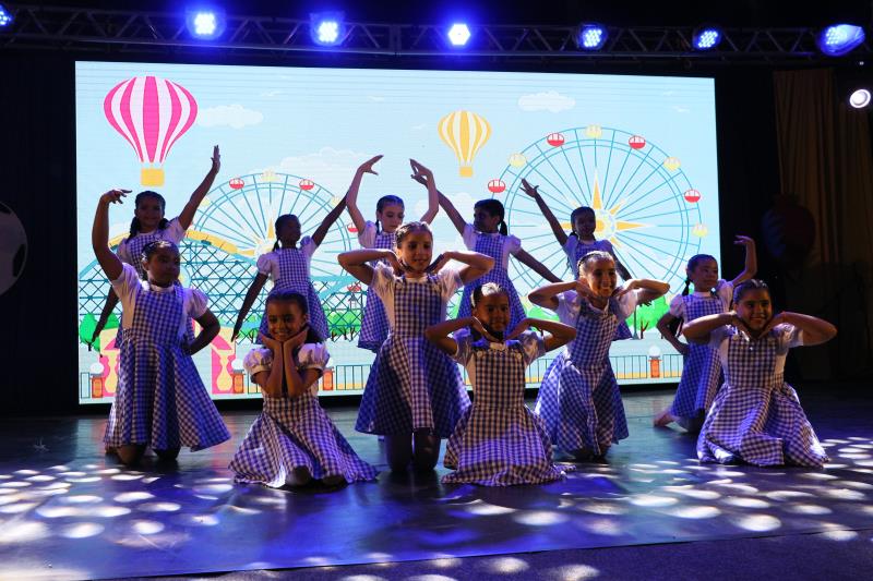 Apresentações de dança na Mostra Artística do Centro de Criatividade encantam o público