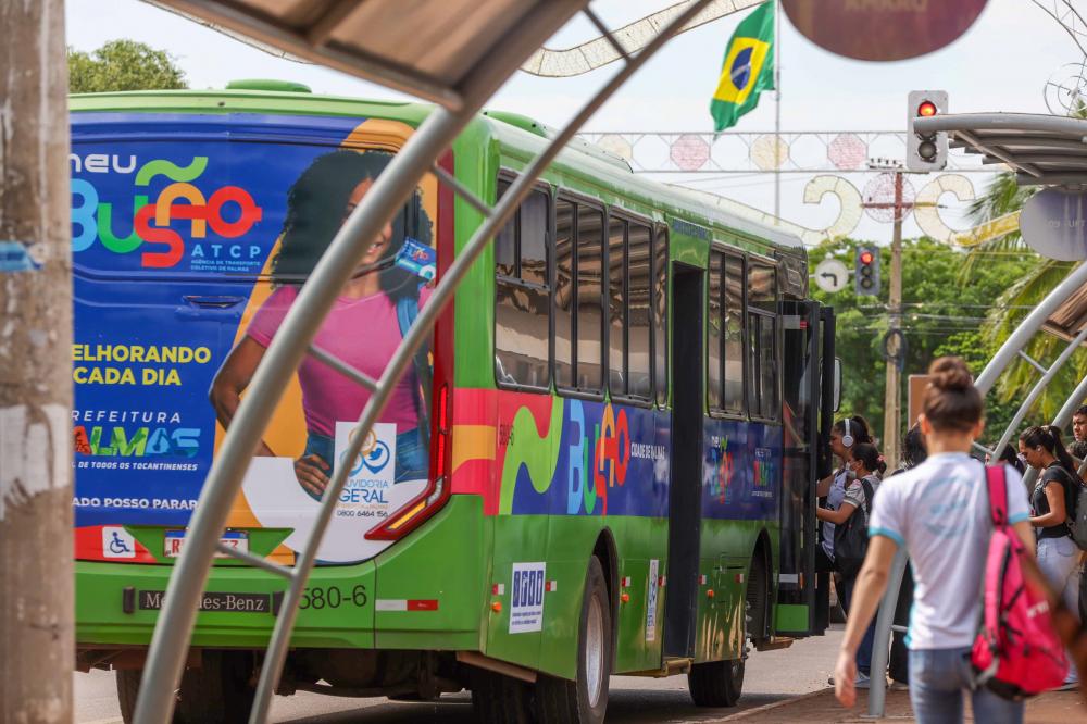 Novos veículos do transporte coletivo entram em operação nesta segunda