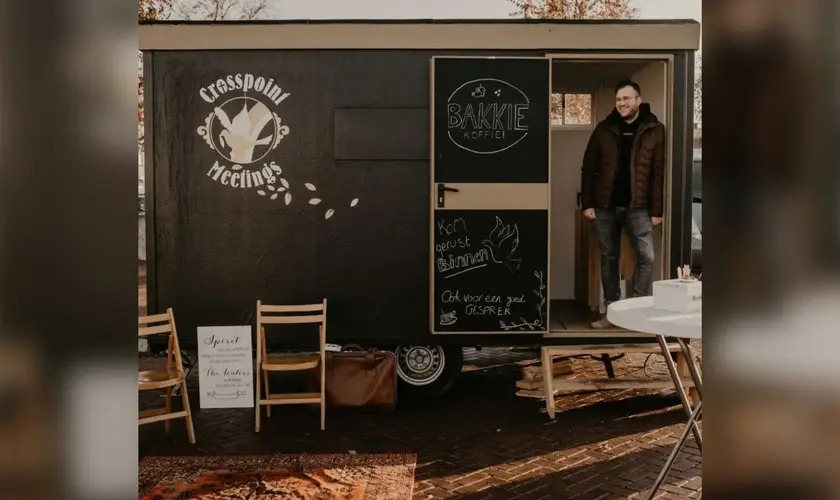 Homem cria food truck com o intuito de levar o Evangelho às ruas da Holanda