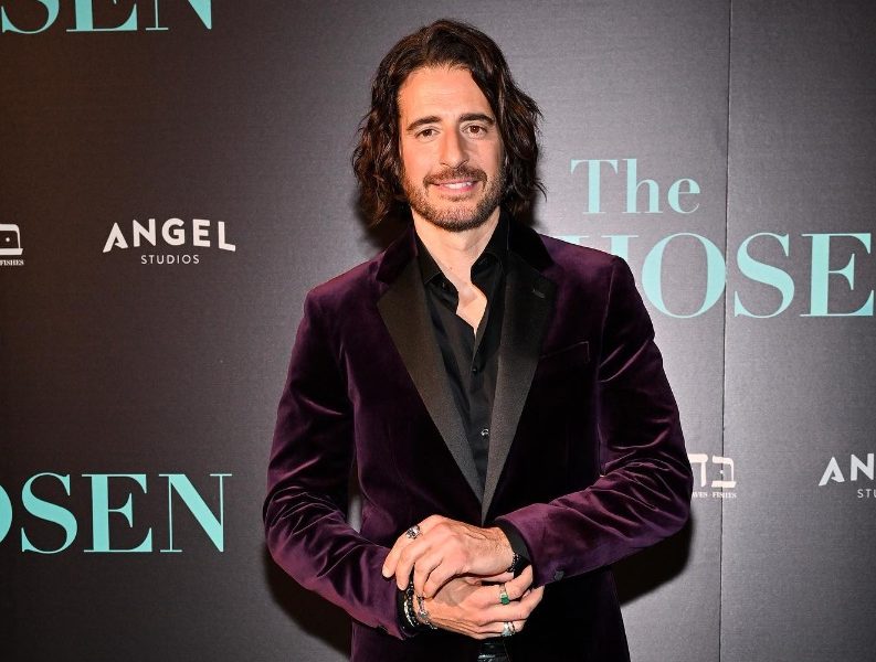 Ator de “The Chosen” diz que Deus usou a série para atraí-lo