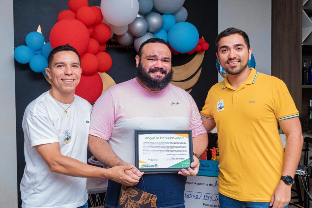 Prefeitura de Paraíso homenageia Professor do Aluno nota Mil