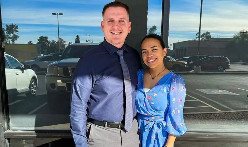 Zulya Schmidt publicou fotos ao lado do marido Hans Schmidt na igreja: “Ele continua melhorando”.