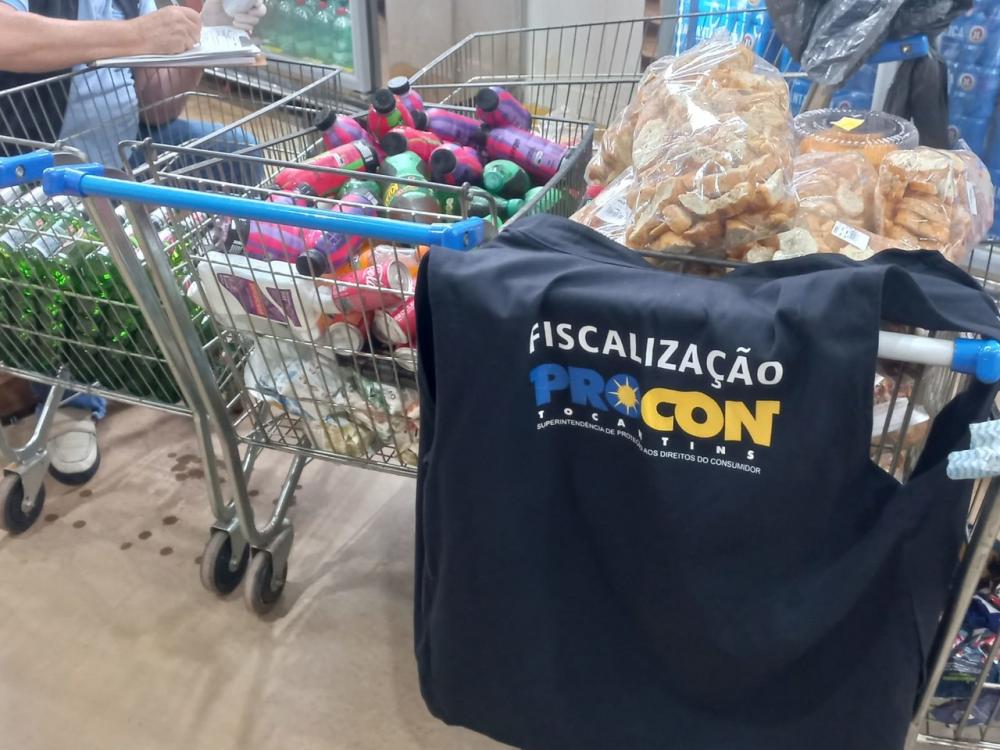 Em Palmas, 515 produtos vencidos em supermercado são apreendidos pelo Procon Tocantins