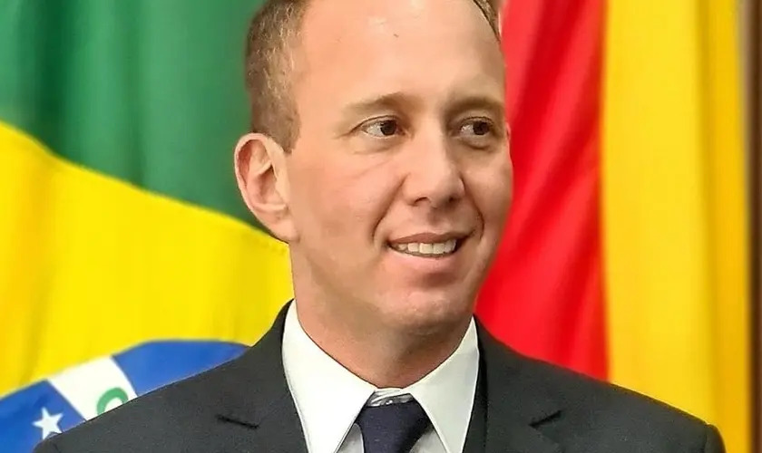 Prefeito de Sorocaba expressa insatisfação contra ação para retirar Bíblias da prefeitura