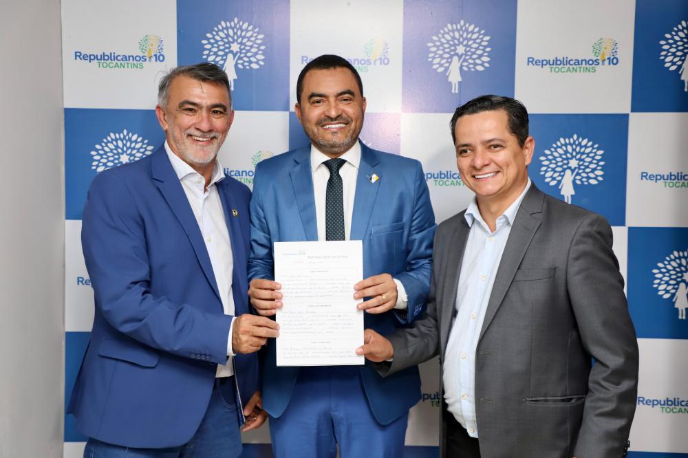 Wanderlei Barbosa e Amelio Cayres empossam Jorge Frederico na presidência do Republicanos de Araguaína