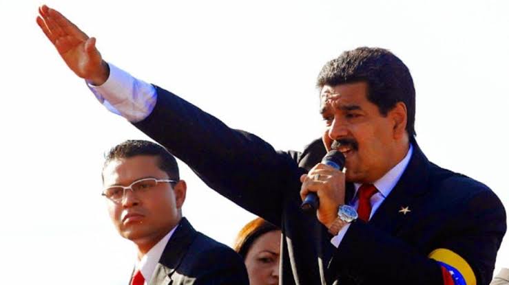 Maduro patrocina reformas em igrejas evangélicas de olho nas eleições da Venezuela