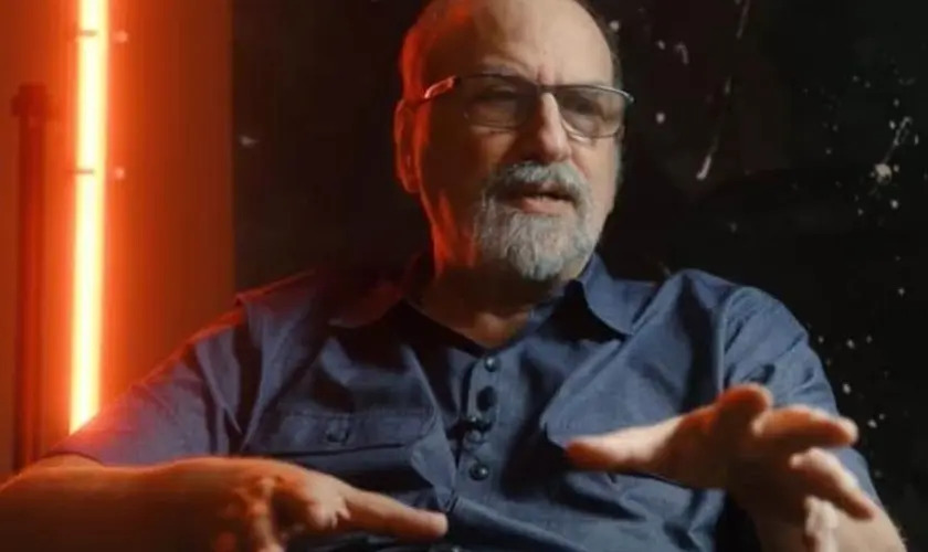 Ateu comunista que se entregou a Jesus relata: ‘Fui doutrinado a desprezar os cristãos’