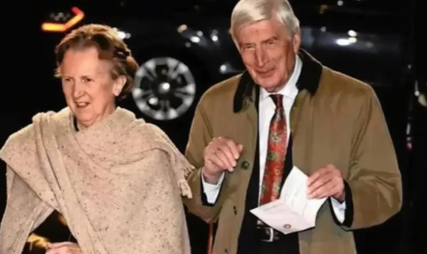 Ex-premiê da Holanda e esposa decidem morrer juntos por eutanásia