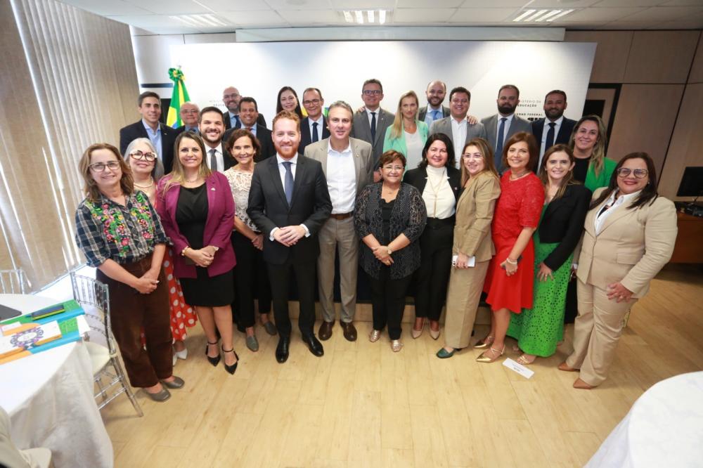 Secretário Fábio Vaz participa de encontro com Ministro da Educação, em Brasília