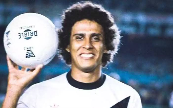 Morre Roberto Dinamite, maior jogador da história do Vasco