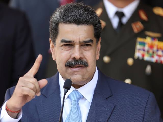 Ditadura comunista de Maduro tenta impedir oposição de disputar eleições. 