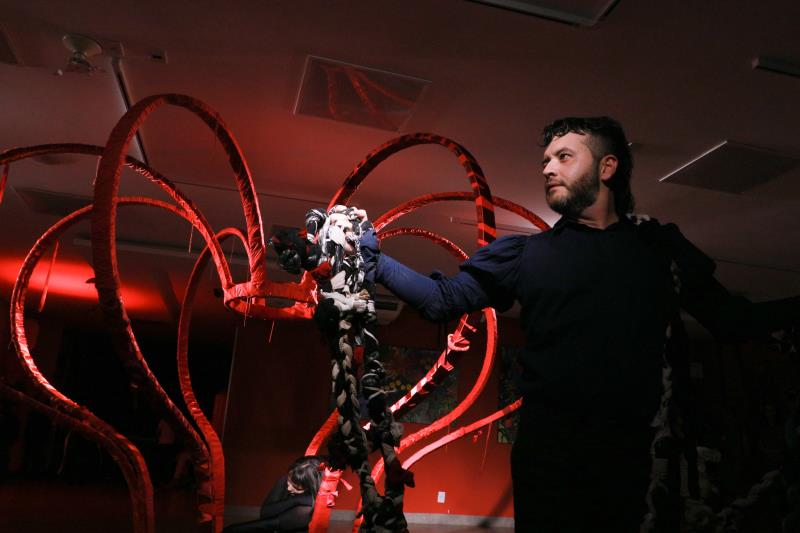 “Entremeio” permanece na Galeria Municipal de Artes até sexta-feira, 29