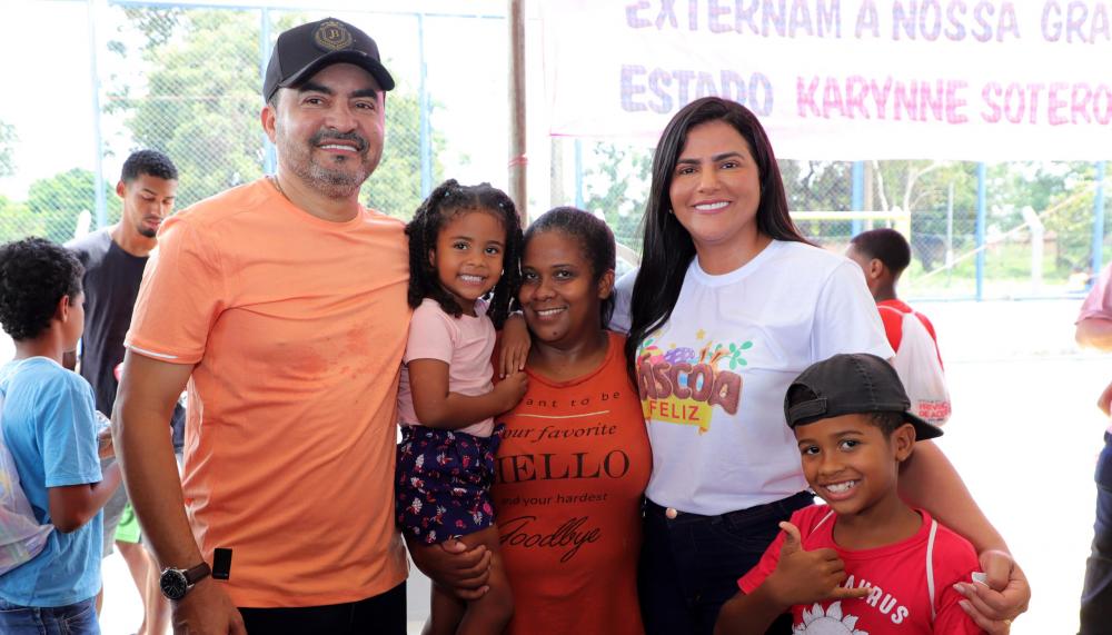 Governador Wanderlei Barbosa e primeira-dama Karynne Sotero finalizam ação Páscoa Feliz no povoado Campo Alegre, município de Paranã
