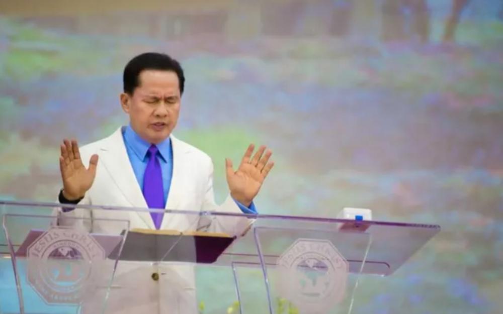 Pastor de megaigreja é procurado pelo FBI por exploração sexual de crianças e mulheres