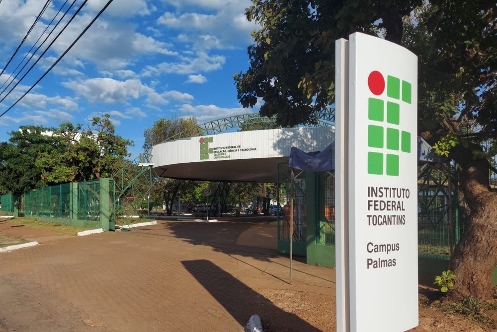 IFTO abre concurso com vagas para professor e técnico administrativo; salários vão de 2,2 mil a R$ 9,6 mil