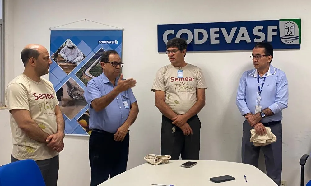 Deputado Federal Eli Borges entrega máquinas de costura para promover o empreendedorismo feminino e a economia solidária