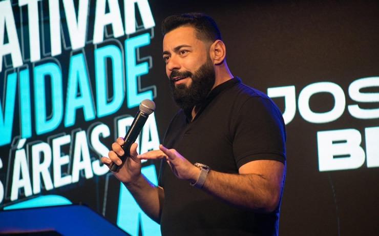 José do Brasil. após vencer as drogas, se torna palestrante internacional e especialista em vendas