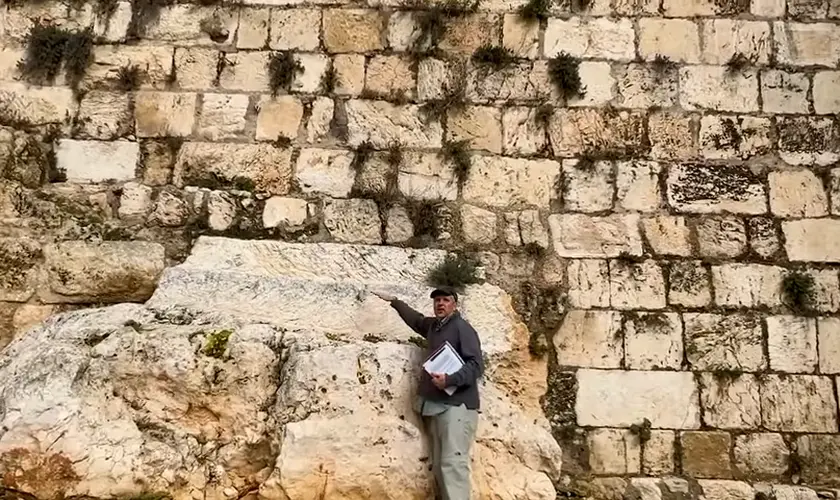 Arqueólogo visita local do julgamento de Jesus por Pilatos e faz conexão com a Bíblia