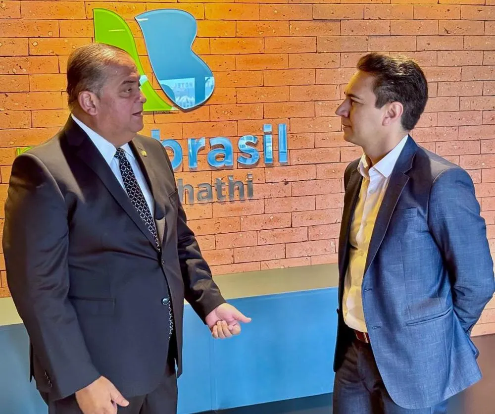 Senador Eduardo Gomes concede entrevista à Nova Brasil FM e destaca trabalho feito como relator do PL da Inteligência Artificial