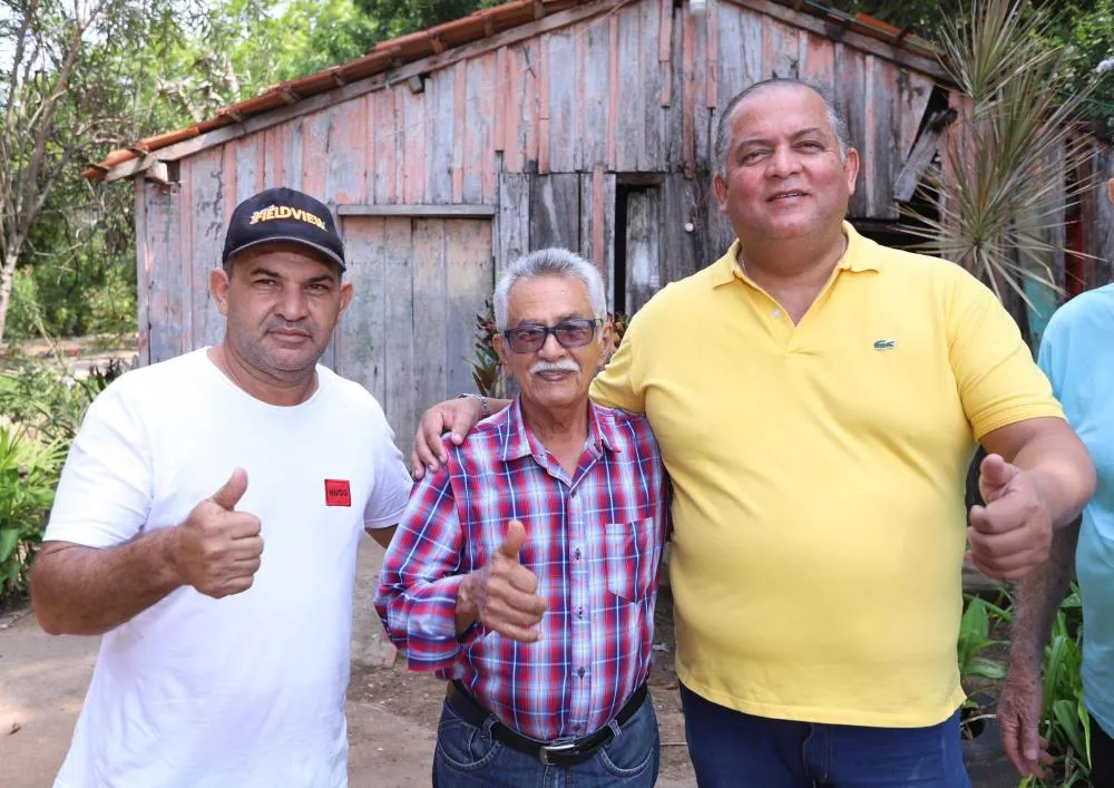 Em Araguatins, senador Eduardo Gomes visita prefeito Aquiles da Areia e afirma buscar recursos para pavimentação da TO-010