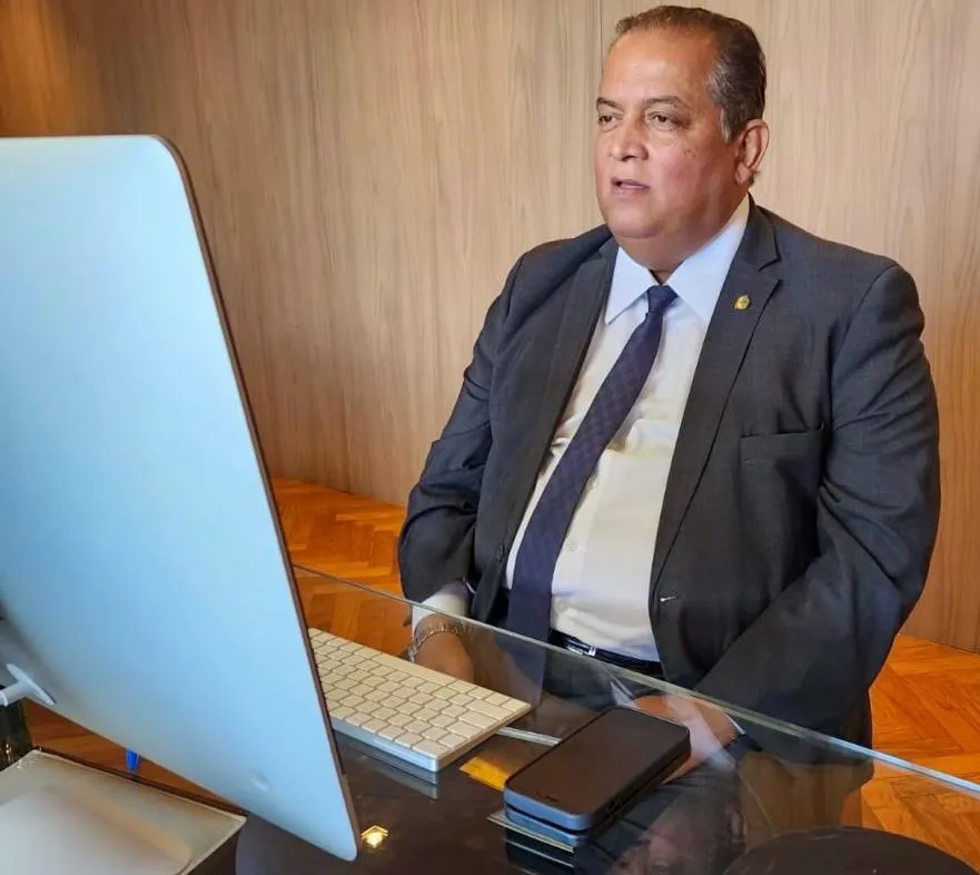 Senador Eduardo Gomes destaca avanços na proteção de dados durante evento internacional