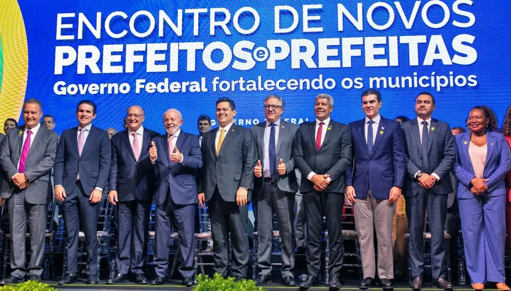 Governador do Tocantins marca presença no Encontro de Novos Prefeitos e Prefeitas, em Brasília