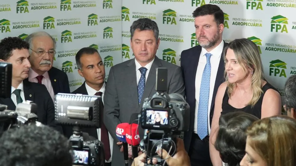 O deputado federal Filipe Martins, PL, durante a coletiva de imprensa da Frente Parlamentar da Agropecuária (FPA).