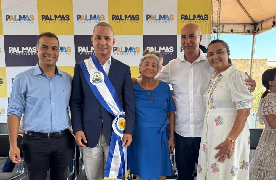 Dep. federal Filipe Martins, PL, o prefeito interino de Palmas, Pr. Carlos Velozo e familiares