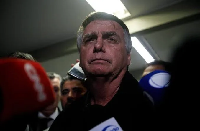 Bolsonaro fica em Brasília durante julgamento no STF de denúncia da PGR