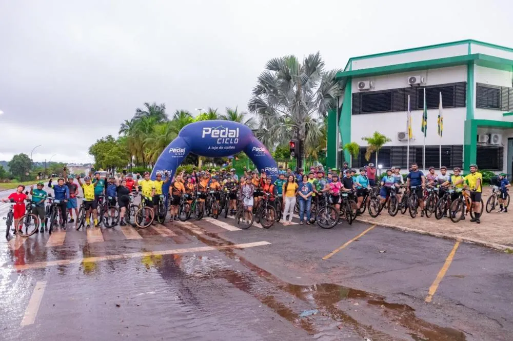 Prefeitura de Paraíso reúne cerca de 200 ciclistas em comemoração ao Dia Nacional do Turismo Ecológico