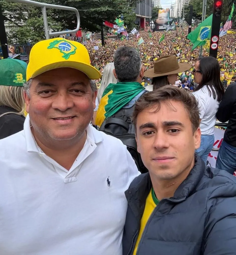 Com Bolsonaro, senador Eduardo Gomes participa de ato em São Paulo em defesa da anistia aos envolvidos nos atos de 8 de janeiro